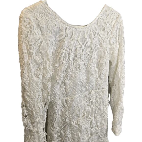 NWT Showpo Mini Lace Trim Open Tie Back White Dress Size 4 US Lace Long Sleeve - Picture 4 of 6